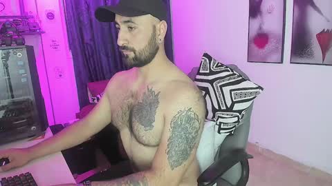 Snapshot of leon_1717 chatting on January 9, 11:45 pm Leon online show from January 9, 11:45 pm