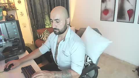 Snapshot of leon_1717 chatting on January 13, 8:58 am Leon online show from January 13, 8:58 am