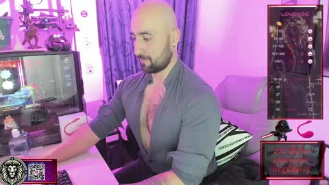 Snapshot of leon_1717 chatting on February 7, 3:34 am Leon online show from February 7, 3:34 am