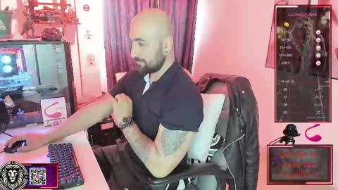 Snapshot of leon_1717 chatting on February 9, 4:29 pm Leon online show from February 9, 4:29 pm