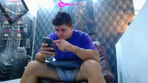 Leon Smoron online show from March 25, 11:00 pm