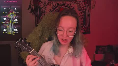 Snapshot of leona_nick chatting on December 1, 10:10 pm leona online show from December 1, 10:10 pm