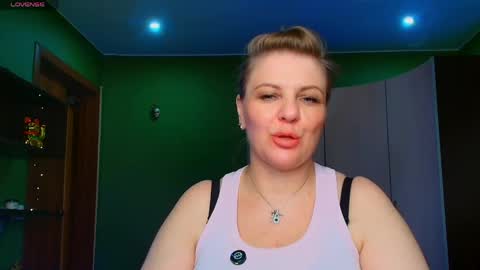 Leona tracie online show from May 20, 6:58 pm