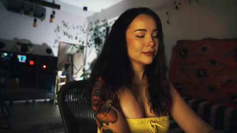 Snapshot of leonamell chatting on September 13, 12:54 am Leo online show from September 13, 12:54 am