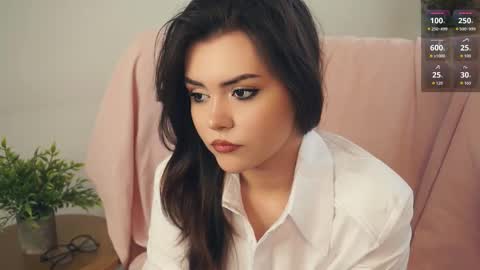 Mia online show from October 15, 7:41 am