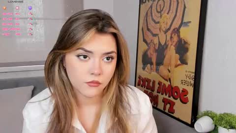 Mia online show from January 7, 9:01 am