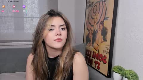 Mia online show from January 19, 9:02 am