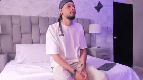 Leonard online show from December 31, 8:12 pm