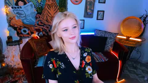 leonastone online show from September 13, 5:24 pm