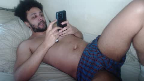 Snapshot of leonevans33 chatting on February 2, 10:36 am LSE online show from February 2, 10:36 am