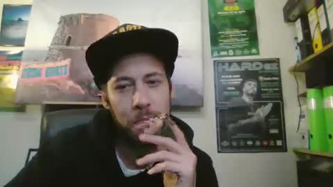 Snapshot of leonidascum chatting on December 3, 12:58 pm leonidascum online show from December 3, 12:58 pm