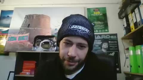 Snapshot of leonidascum chatting on December 20, 10:22 am leonidascum online show from December 20, 10:22 am