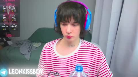 Snapshot of leonkissboy chatting on April 20, 6:53 pm leonkissboy online show from April 20, 6:53 pm
