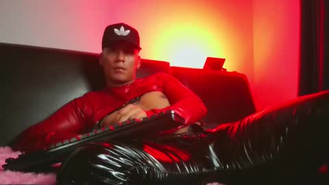 Snapshot of leonnardojaramillo chatting on March 8, 11:39 pm Lenardo jaramillo online show from March 8, 11:39 pm