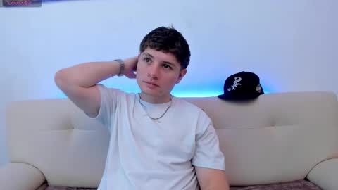 Leo  online show from October 22, 9:03 pm