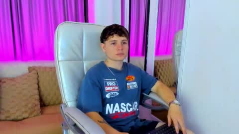 Leo  online show from November 4, 4:33 am