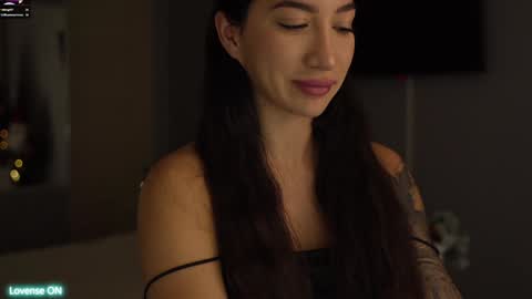 Leora online show from December 13, 4:16 pm