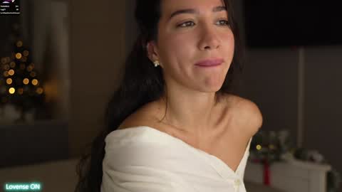 Leora online show from December 16, 6:27 pm