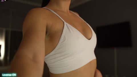 Leora online show from December 21, 4:03 pm