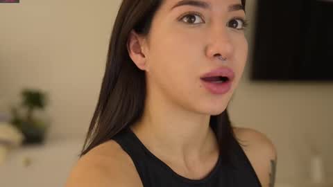 Leora online show from February 23, 4:46 pm