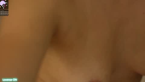 Leora online show from February 25, 8:09 pm