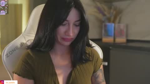 Leora online show from October 10, 5:12 pm