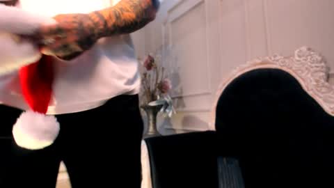 Snapshot of leosalvatore_ chatting on December 23, 8:03 pm Leo Salvatore online show from December 23, 8:03 pm