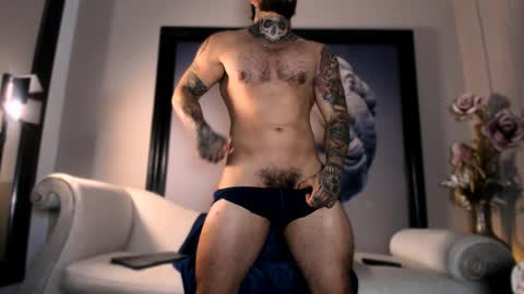 Snapshot of leosalvatore_ chatting on January 3, 7:50 pm Leo Salvatore online show from January 3, 7:50 pm