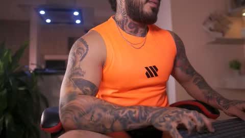 Snapshot of leosalvatore_ chatting on October 17, 4:48 am Leo Salvatore online show from October 17, 4:48 am