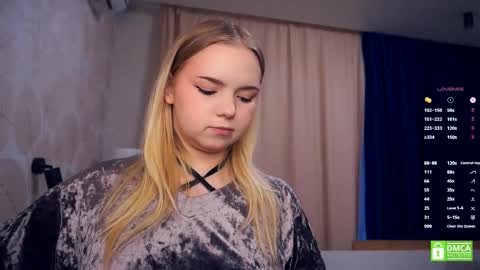 Snapshot of leotafredericks chatting on November 17, 5:02 am Hello everyone Im Lora Its my first day Were going to have fun together online show from November 17, 5:02 am