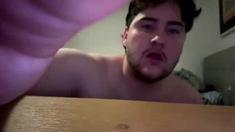 Snapshot of leowhatts chatting on December 2, 1:00 am leowhatts online show from December 2, 1:00 am