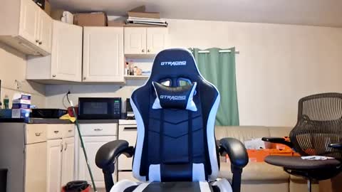 Snapshot of leppard6148 chatting on December 3, 1:30 am Keith online show from December 3, 1:30 am