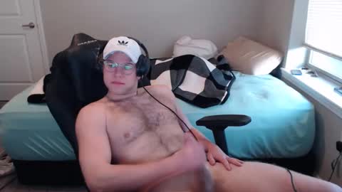 Snapshot of leroy_lew chatting on January 1, 11:07 pm leroy_lew online show from January 1, 11:07 pm
