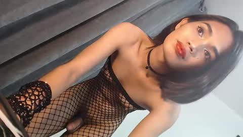 Snapshot of lesi_trisha chatting on January 16, 9:19 pm Trisha18 online show from January 16, 9:19 pm