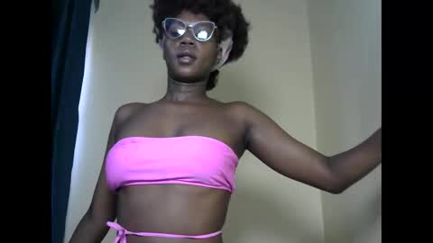 Snapshot of leslie_bebby2 chatting on March 8, 9:06 am leslie online show from March 8, 9:06 am