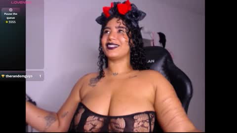 lesly online show from October 30, 2:13 am