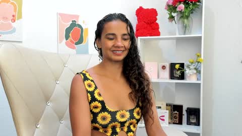 Snapshot of leslyflorez chatting on December 20, 8:23 pm Lesly online show from December 20, 8:23 pm