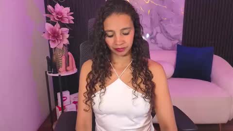 Snapshot of leslyflorez chatting on September 24, 4:27 am Lesly online show from September 24, 4:27 am