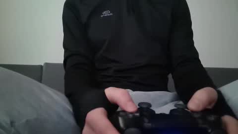 Snapshot of lestaro chatting on February 15, 10:55 am neoglo online show from February 15, 10:55 am