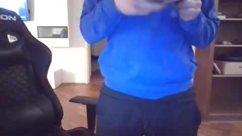 neoglo online show from April 21, 6:44 pm