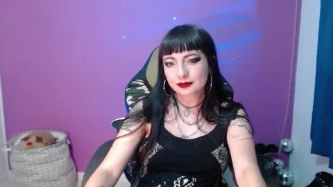 Snapshot of lestatdlion chatting on December 11, 11:32 pm lestatdlion online show from December 11, 11:32 pm