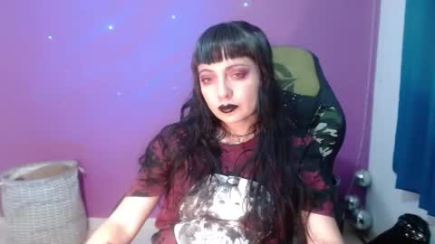 Snapshot of lestatdlion chatting on December 14, 12:01 am lestatdlion online show from December 14, 12:01 am