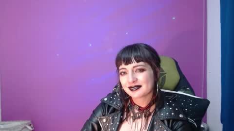 Snapshot of lestatdlion chatting on December 21, 1:58 am lestatdlion online show from December 21, 1:58 am