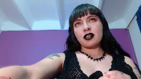 Snapshot of lestatdlion chatting on January 6, 12:27 am lestatdlion online show from January 6, 12:27 am