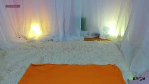 Snapshot of lesya_flin chatting on October 5, 7:17 am Lesya online show from October 5, 7:17 am