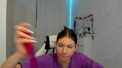 Fiona online show from December 5, 1:36 am