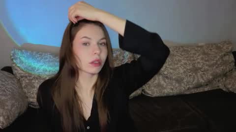 Snapshot of let_me_seee chatting on March 25, 8:37 pm Fiona online show from March 25, 8:37 pm