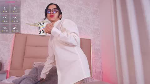 Leti White online show from December 22, 9:23 pm