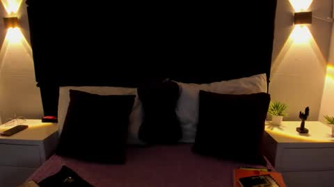 letiziia online show from November 8, 8:29 pm