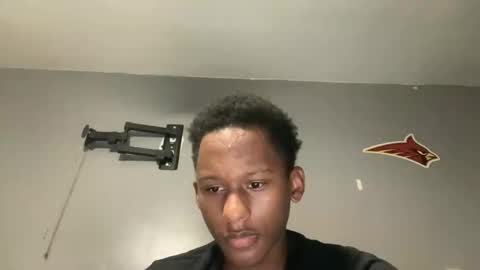 letmeeatup online show from December 6, 9:43 am